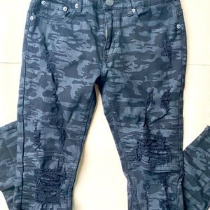 Spark Black and Gray Camo Distressed Skinny Jean Mens Size 31/30